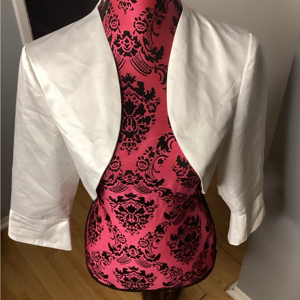 NWOT Elegant White Women's Bolero Jacket